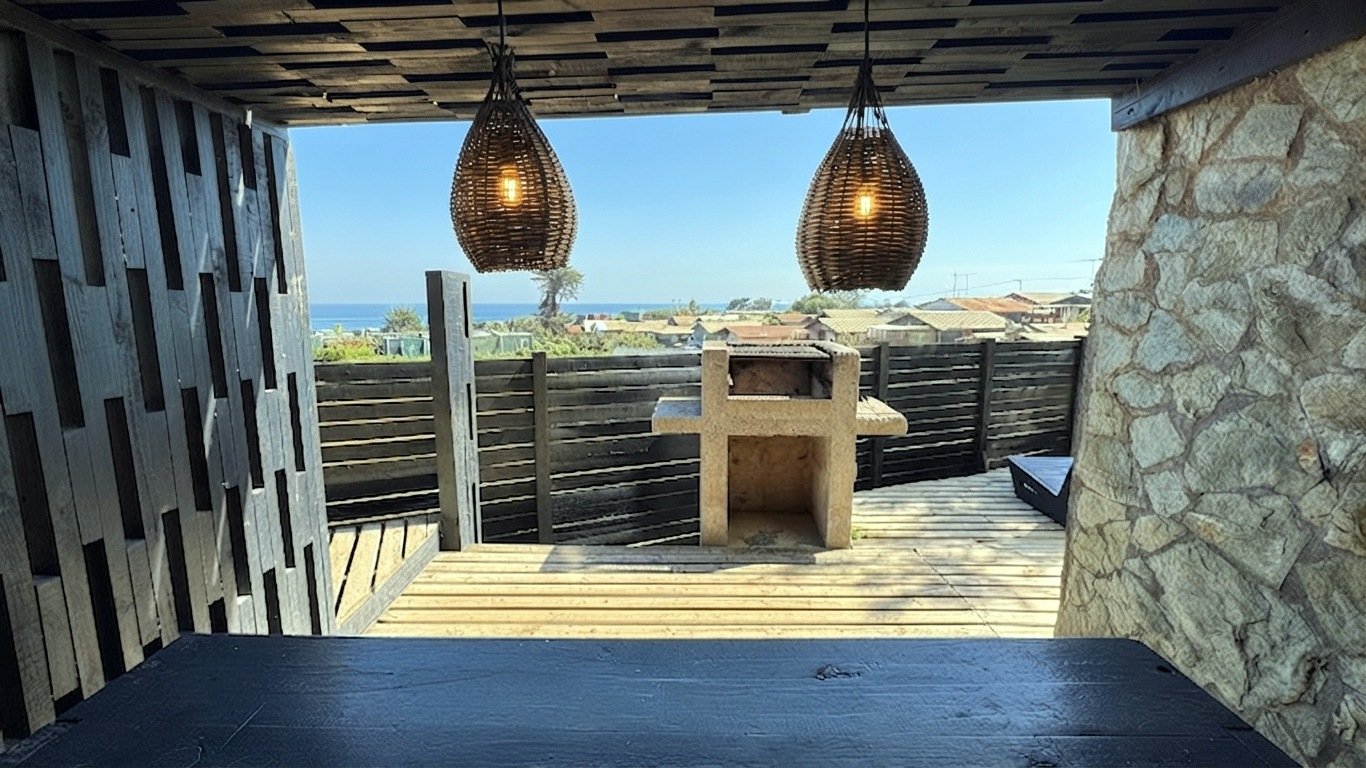 Quincho con vista al mar, Rumah Kayu Punta de Lobos